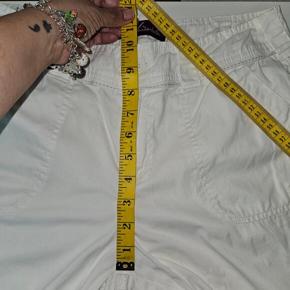 Women's Gloria Vanderbilt White Cargo Capris Sz 8 Roll Tab Hem Summer Ready - Picture 7 of 8